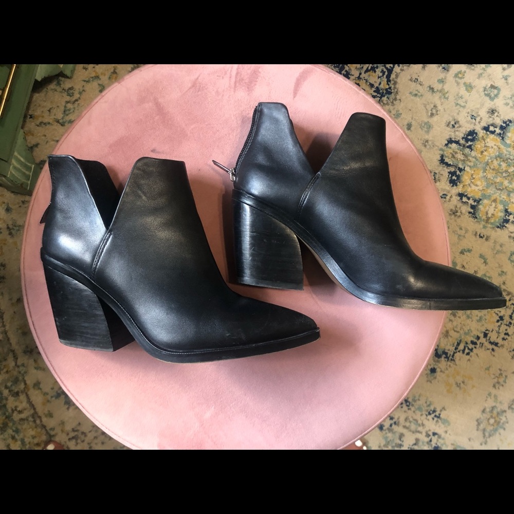 Gigietta Bootie Vince Camuto